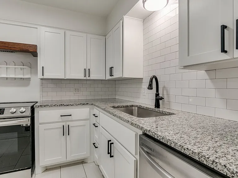 3516 Mount Pleasant Dr — Photo 14