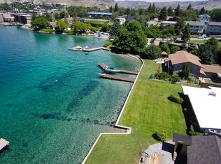 614 W Lakeshore Pl, Chelan, WA 98816