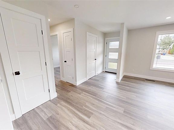 3rd image of 1007 2nd STREET W