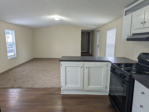 4th image of 244 Roosevelt Dr #244