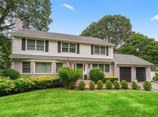 92 Little Neck Rd, Centerport, NY 11721
