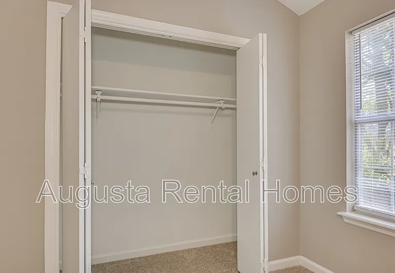 148 Chalet North Ct #148 — Photo 20