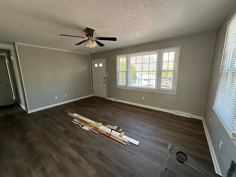 1209 Craigmont Dr — Photo 4