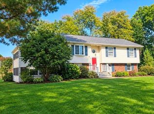 102 Meadow Lane, Poughkeepsie, NY 12603