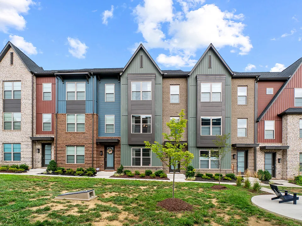 3307 Streamlet Ln