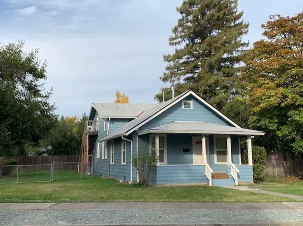 322 SW K St, Grants Pass, OR 97526