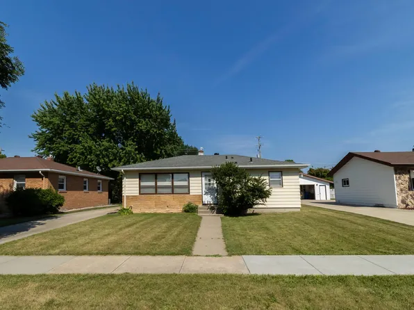 1618 17th St S, Fargo, ND 58103