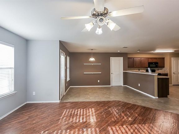 3rd image of 2028 Club Oak Dr