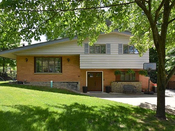 5th image of 2125 W Ridgewood Dr