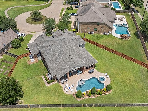 5th image of 8931 Wandering Willow Dr