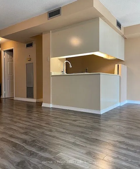 736 Bay St #1410 — Photo 17