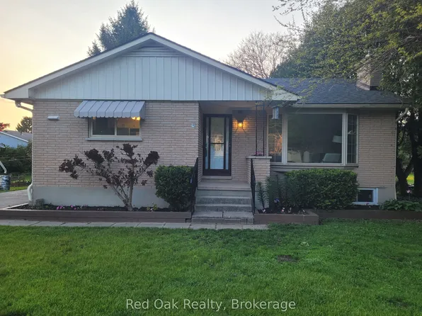 1040 Huron Ter, Kincardine, ON N2Z 1E5