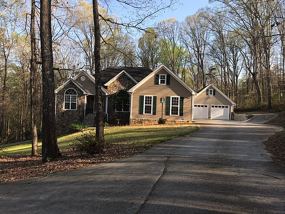4th image of 2260 Camp Ln