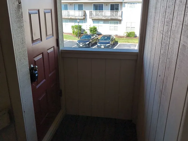 526 Glenn Regis Way — Photo 2