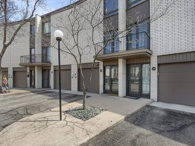 121 McKnight Rd N #D, Saint Paul, MN, 55119