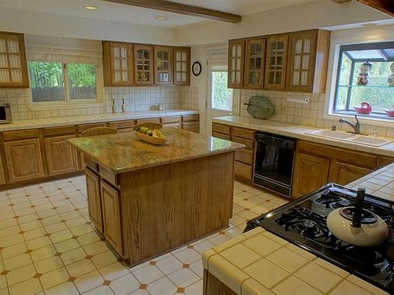5th image of 11026 Wrightwood Pl