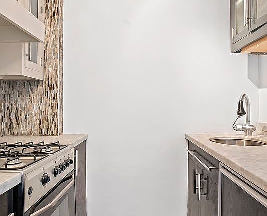 5th image of 63 E 9th St APT 5E