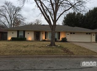 1002 Curtis Ct, Arlington, TX 76012