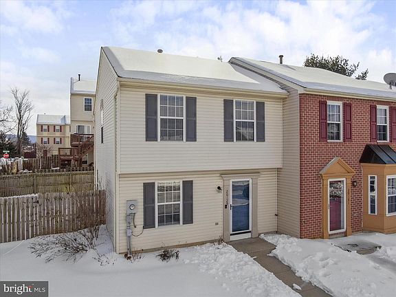 2nd image of 20129 Daniels Cir