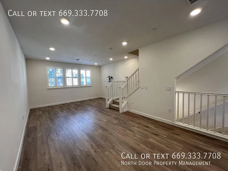 2762 Ferrara Cir — Photo 7