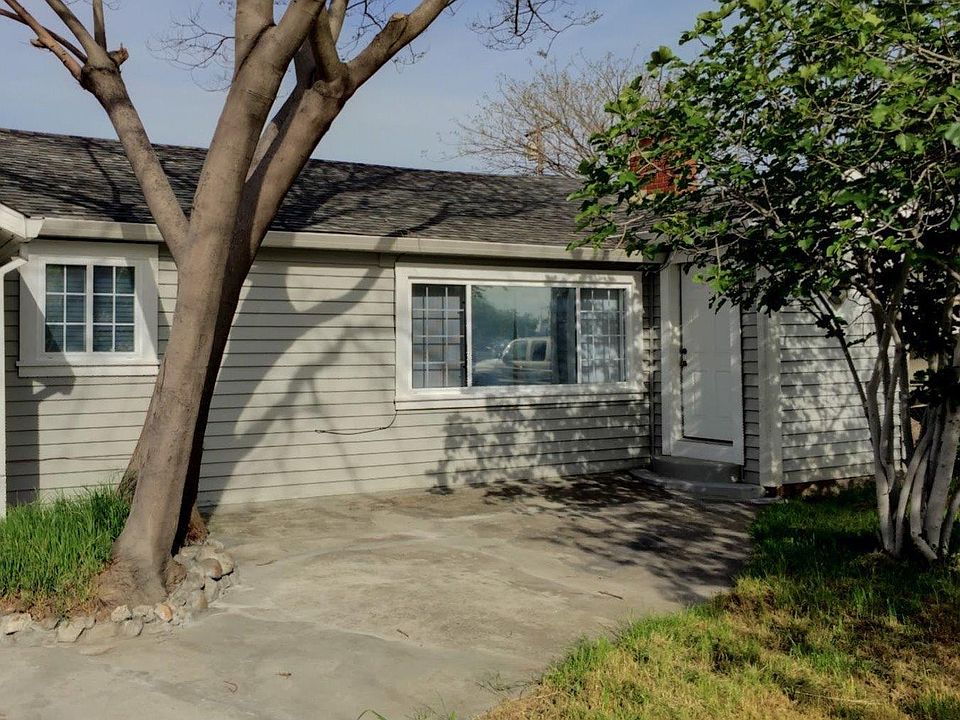 1st image of 3829 Balsam St