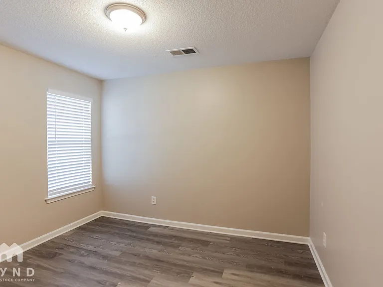 1142 Cross Valley Cv — Photo 12
