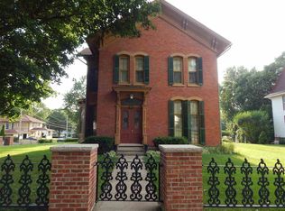 201 N Barber Ave, Polo, IL 61064