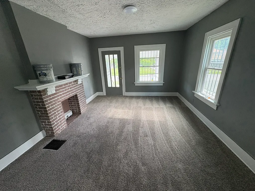 3 bed, 1250 sqft, $1,150 — Photo 1
