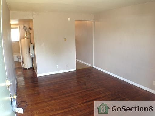 2nd image of 821 Overton Ave APT A