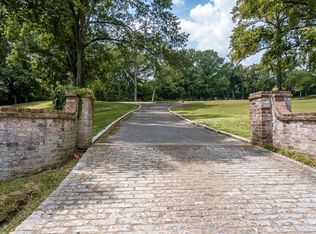 1303 Chickering Rd, Nashville, TN 37215