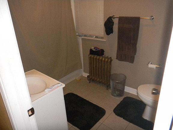 5th image of 4042 Parkside Ave #2