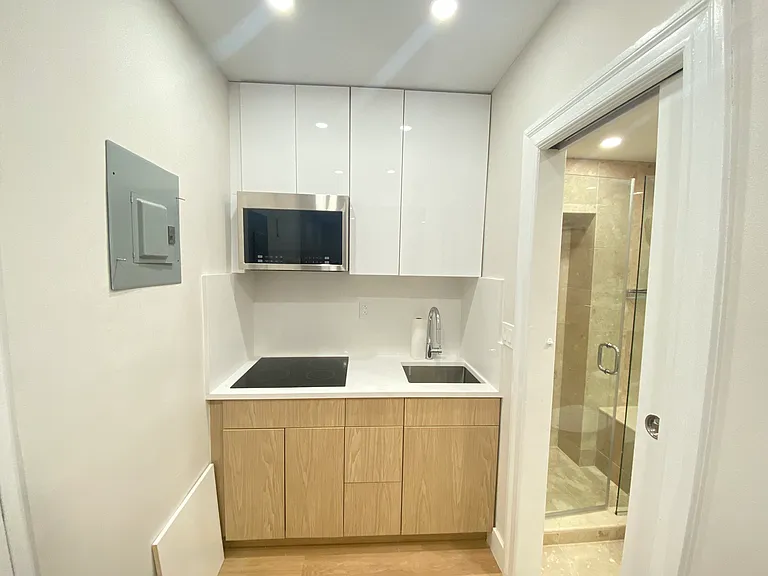 61 E 75th St #1FF — Photo 5