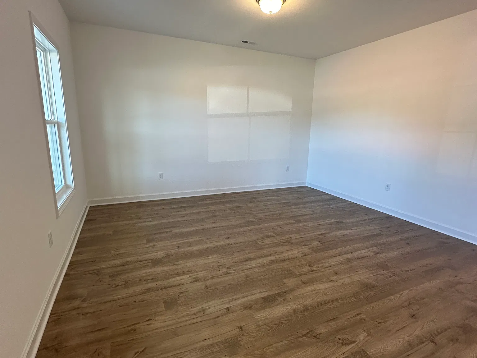 2 bed, 1868 sqft, $2,300 — Photo 4