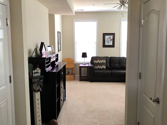 5th image of 3572 Huntley Manor Ln