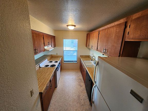 2nd image of 2048 Swazey St Unit B