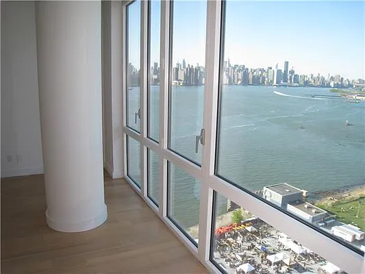 Rented by Platinvm Property Group New York | media 7