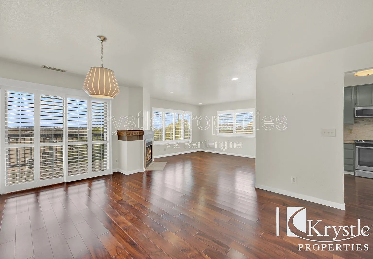 3 bed, 2.5 bath, 1440 sqft, $2,900 — Photo 2