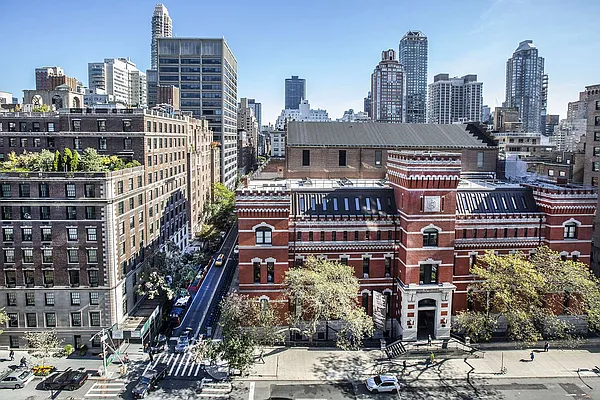 Sold by Compass | media 5