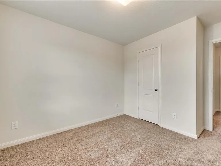 1810 Douglas St — Photo 19