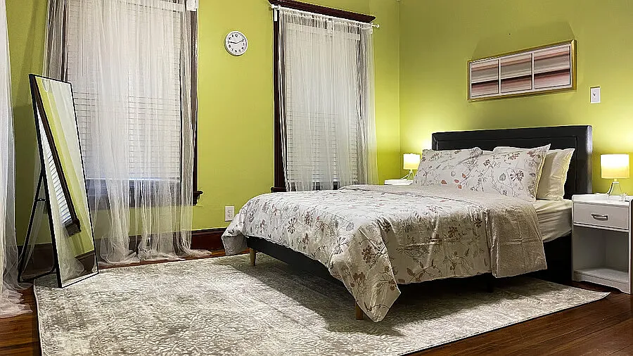 565 Stanley St — Photo 3