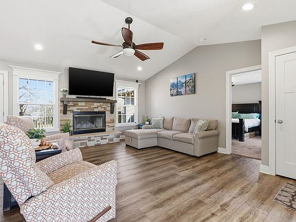 2nd image of 1205 Pecanwood Rd