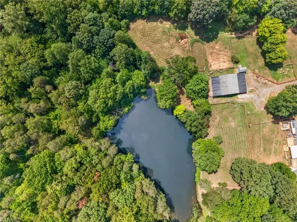 8546 Hudson James Rd, Summerfield, NC 27358