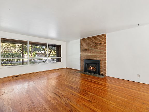 4th image of 16509 Lake Hills Blvd