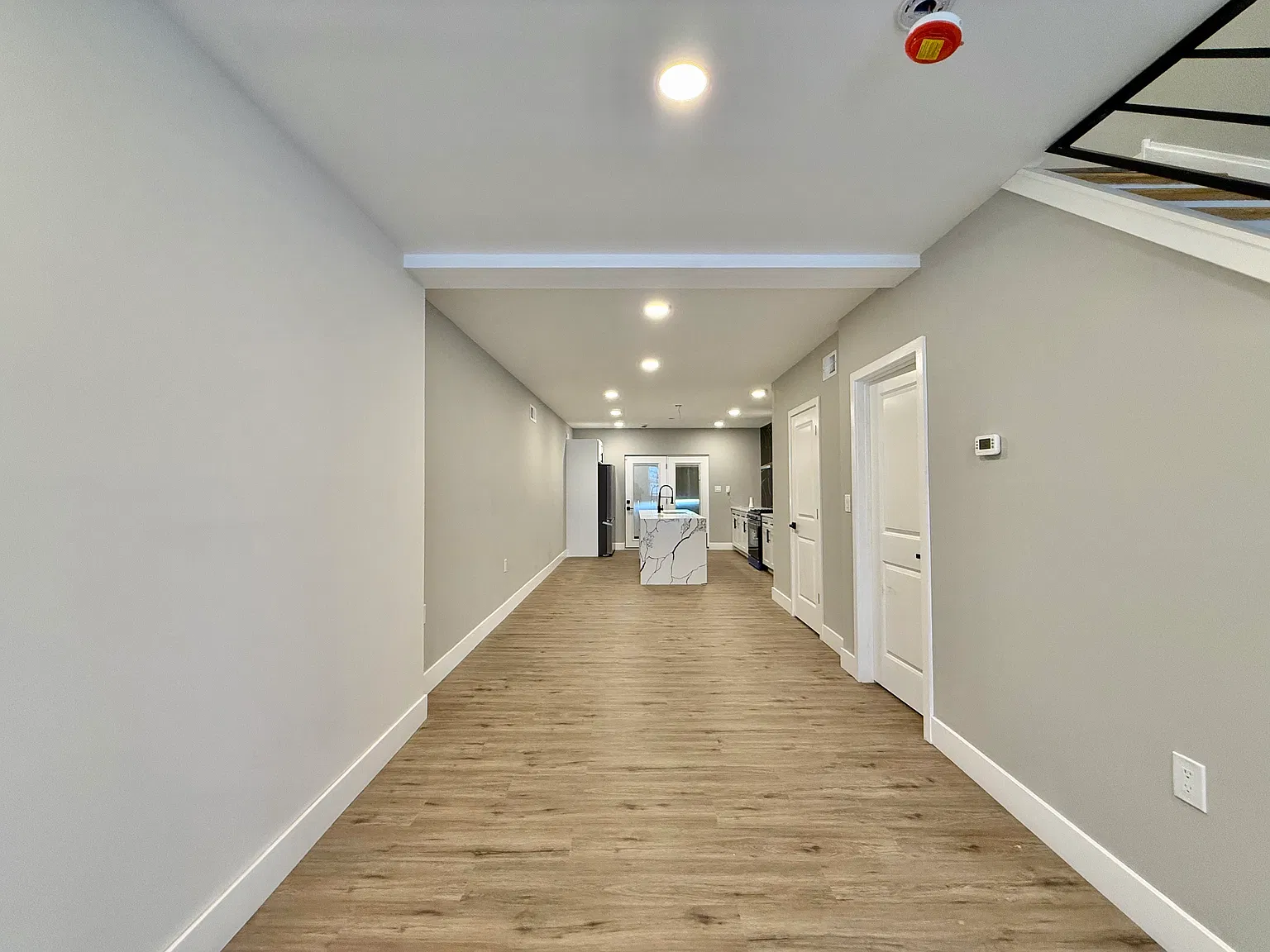 2 bed, 2.5 bath, 742 sqft, $1,800 — Photo 4