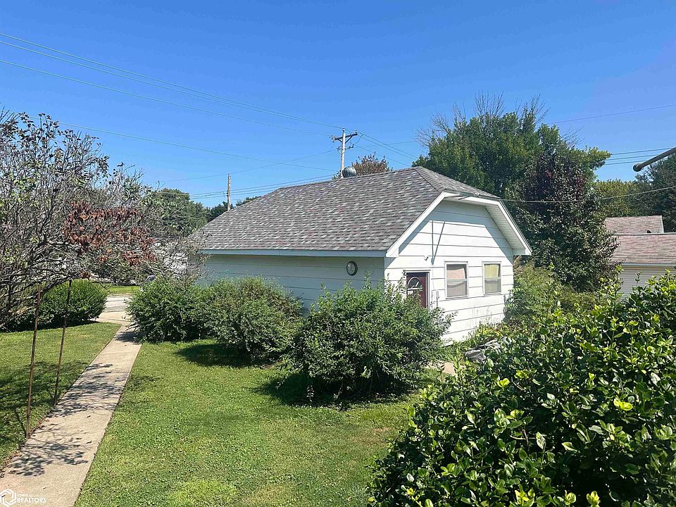 2nd image of 2102 Summer St