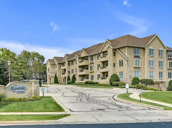 2912 North University DRIVE #206, Waukesha, WI 53188