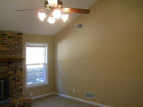 4th image of 4006 Covey Trl