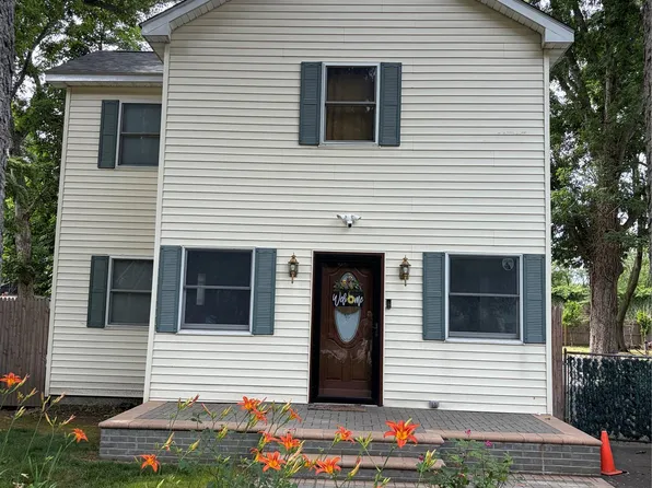 12 Thorne Street, Ronkonkoma, NY 11779