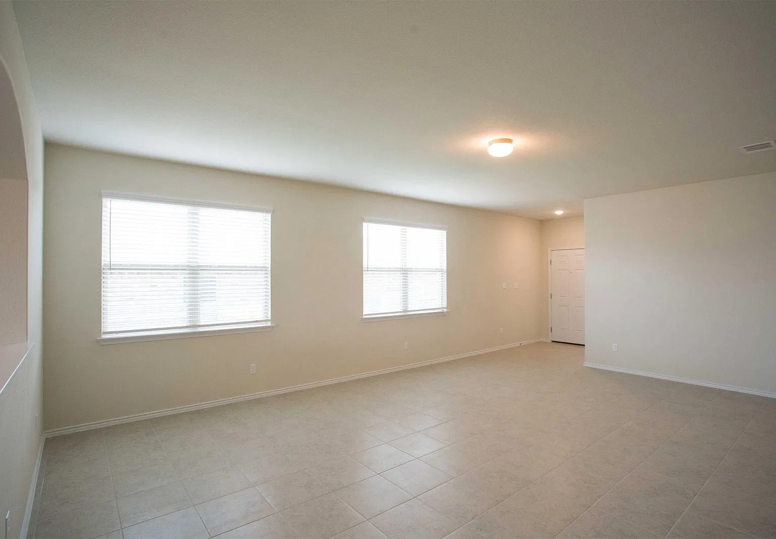 4 bed, 2.0 bath, 2026 sqft, $2,295 — Photo 4