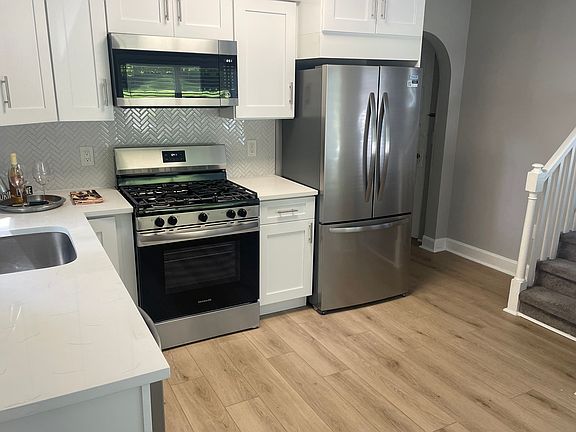 3rd image of 606 Wyckoff Ave #A